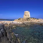 Sea Whisper Garden Apartment Àrbatax